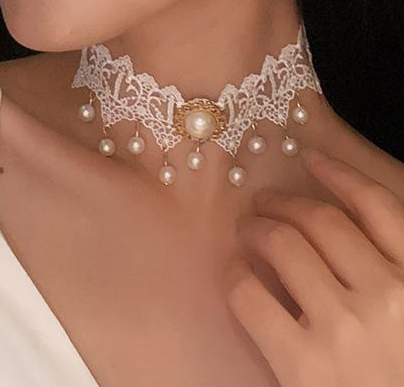 Vintage Style White Lace Choker necklace